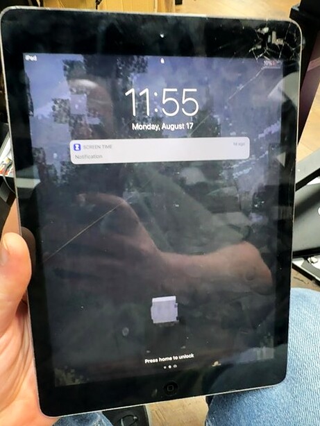 iPad 9.7-inch screen before repair