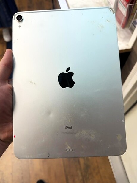 iPad Pro 11-inch screen before repair