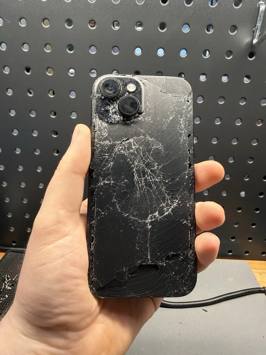 iPhone 15 back glass